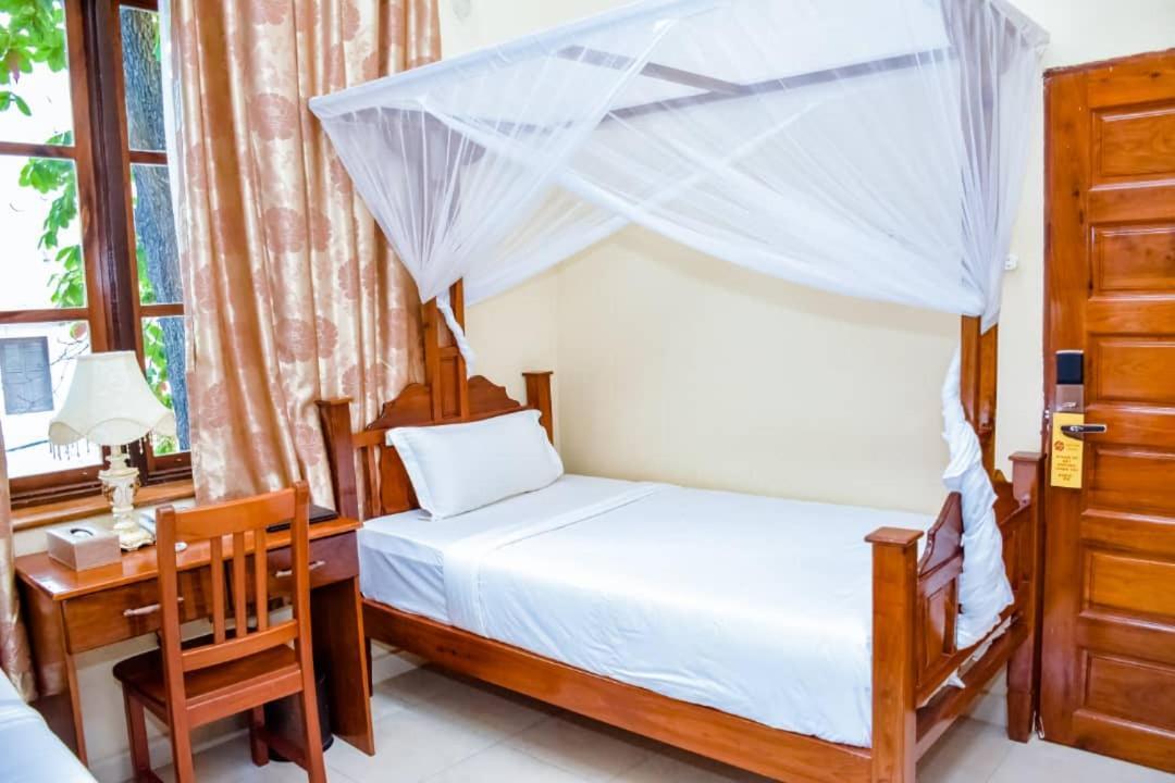 Red Sun Lodge Kokoni Ngambo Экстерьер фото