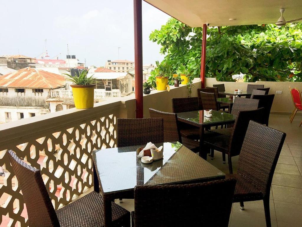 Red Sun Lodge Kokoni Ngambo Экстерьер фото